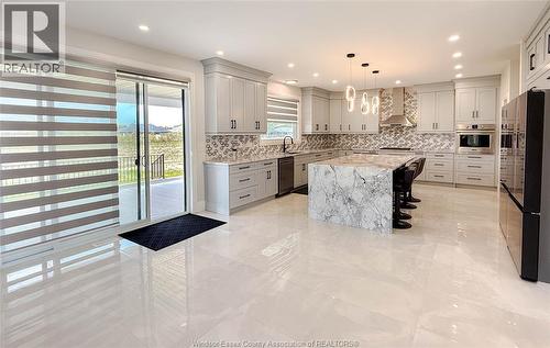 7 Cypress Pointe, Leamington, ON - Indoor Photo Showing Kitchen With Upgraded Kitchen