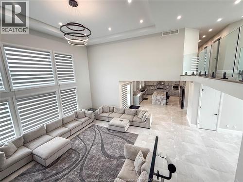 7 Cypress Pointe, Leamington, ON - Indoor Photo Showing Living Room