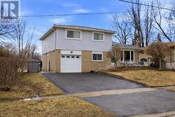 7 DAWSON CRESCENT Halton Hills, ON L7G 1H3