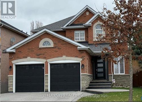 33 HILLPATH CRESCENT  Brampton, ON L6Z 4T7