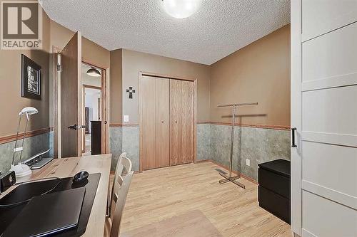 42 Sundown Close Se, Calgary, AB - Indoor
