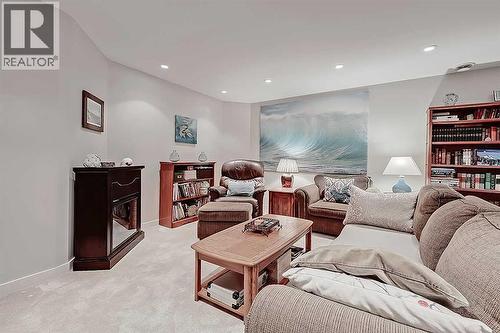 42 Sundown Close Se, Calgary, AB - Indoor Photo Showing Living Room