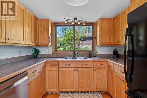 2633 Fire Route 49A, Selwyn, ON - Indoor Photo Showing Kitchen With Double Sink