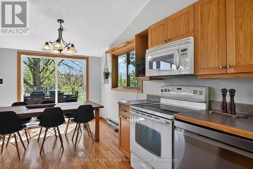 2633 Fire Route 49A, Selwyn, ON - Indoor Photo Showing Kitchen