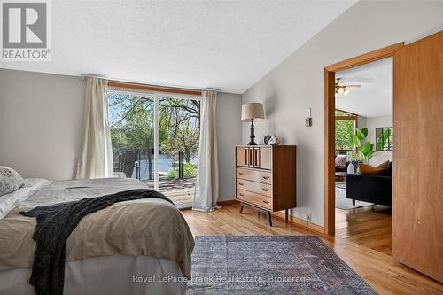 2633 Fire Route 49A, Selwyn, ON - Indoor Photo Showing Bedroom