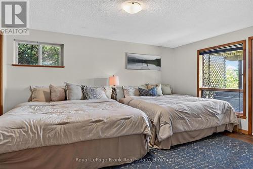 2633 Fire Route 49A, Selwyn, ON - Indoor Photo Showing Bedroom