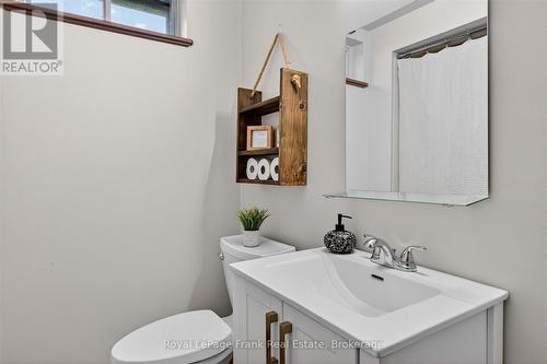 2633 Fire Route 49A, Selwyn, ON - Indoor Photo Showing Bathroom
