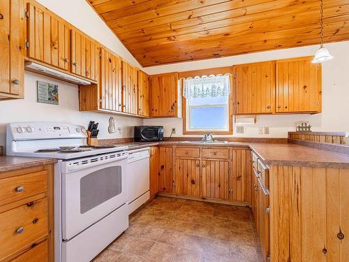 212 Basinview Crescent, Darnley, PE - Indoor Photo Showing Kitchen