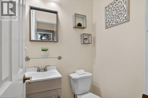 2ps Bathroom on Main Floor - 222 Grey Fox Drive, Kitchener, ON - Indoor Photo Showing Bathroom