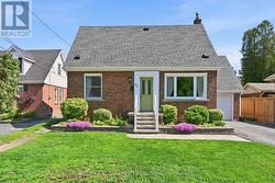 93 SUNNING HILL AVENUE  Hamilton, ON L8T 1B6