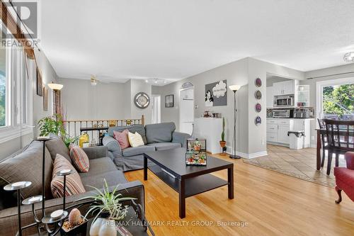 2966 Linton Road, Ottawa, ON - Indoor Photo Showing Living Room