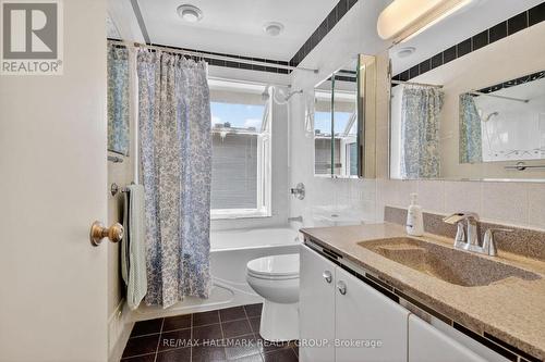 Main bathroom - 2966 Linton Road, Ottawa, ON - Indoor Photo Showing Bathroom