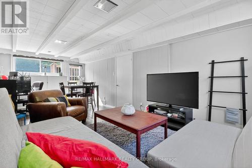 2966 Linton Road, Ottawa, ON - Indoor Photo Showing Living Room