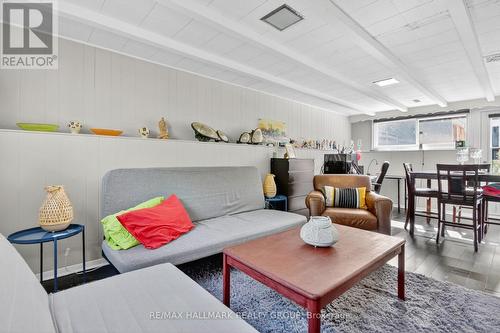 2966 Linton Road, Ottawa, ON - Indoor Photo Showing Living Room