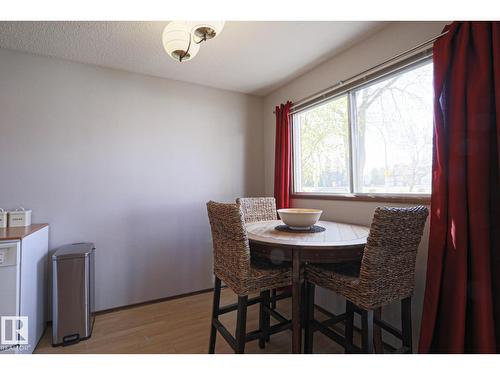 9324 80 Av Nw, Edmonton, AB - Indoor Photo Showing Dining Room