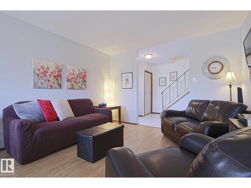 9324 80 Av Nw, Edmonton, AB - Indoor Photo Showing Living Room