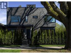 893 E 21ST AVENUE  Vancouver, BC V5V 1S3