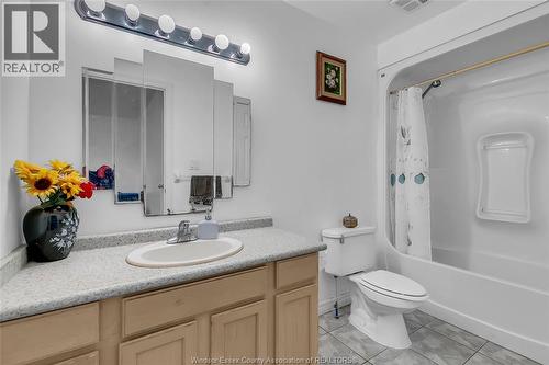 2401 St. Patricks, Windsor, ON - Indoor Photo Showing Bathroom
