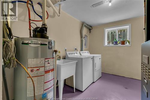 2401 St. Patricks, Windsor, ON - Indoor Photo Showing Laundry Room