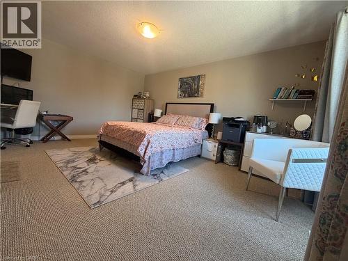 25 Bethune Avenue, Hamilton, ON - Indoor Photo Showing Bedroom