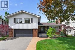 27 SHORTLAND Crescent Etobicoke, ON M9R 2T2