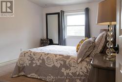Main florr bedrooms - 