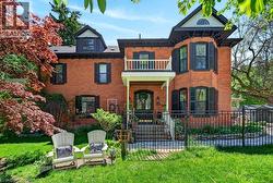 123 MAIN Street W Grimsby, ON L3M 1R9