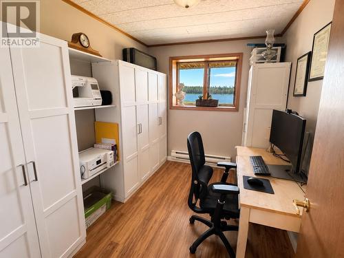 22 Catfish Rd, Wawa, ON - Indoor Photo Showing Office