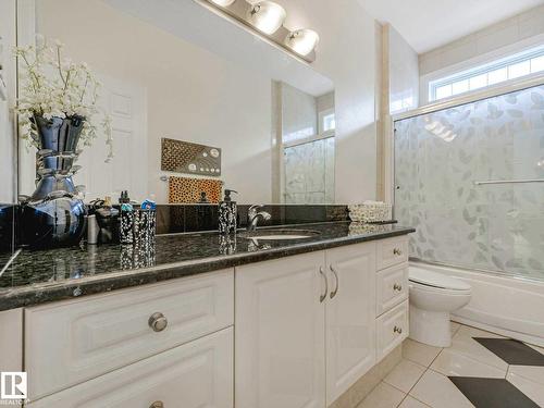 7516 161A Av Nw, Edmonton, AB - Indoor Photo Showing Bathroom