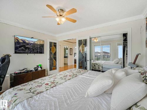 7516 161A Av Nw, Edmonton, AB - Indoor Photo Showing Bedroom