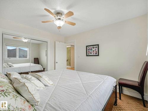 7516 161A Av Nw, Edmonton, AB - Indoor Photo Showing Bedroom
