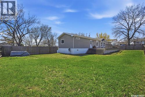 533 3Rd Avenue, Young, SK - Outdoor