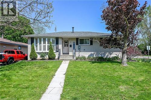 2 COACHWOOD Road  Brantford, ON N3R 3R4