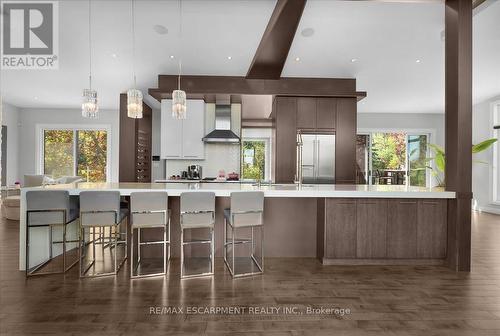 1309 Beaufort Drive, Burlington, ON - Indoor Photo Showing Kitchen With Upgraded Kitchen