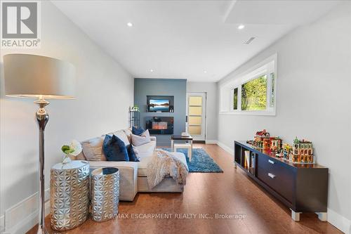 1309 Beaufort Drive, Burlington, ON - Indoor