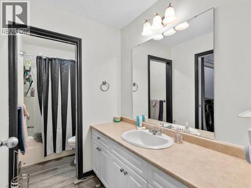 A-45 Drift Drive, Whitehorse, YT - Indoor Photo Showing Bathroom