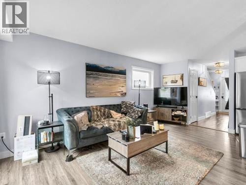 A-45 Drift Drive, Whitehorse, YT - Indoor Photo Showing Living Room
