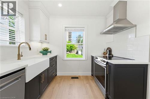 45 Middleton Street, Cambridge, ON - Indoor Photo Showing Kitchen