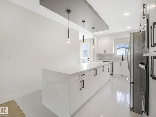 10963 129 St Nw, Edmonton, AB - Indoor Photo Showing Kitchen