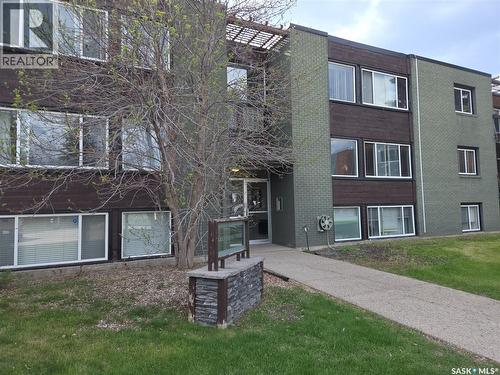 22 208 Lindsay PLACE  Saskatoon, SK S7H 3E6