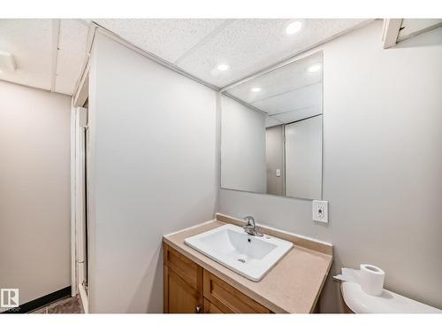 8516 190 St Nw, Edmonton, AB - Indoor Photo Showing Bathroom