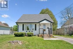 22 CHURCHILL CRESCENT E Centre Wellington (Fergus), ON N1M 2J3