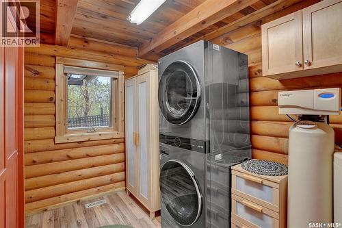 109 Shaw Drive, Regina Beach, SK - Indoor Photo Showing Laundry Room