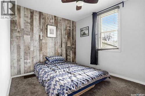 2249 Atkinson Street, Regina, SK - Indoor Photo Showing Bedroom