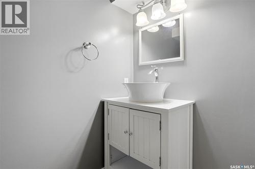2249 Atkinson Street, Regina, SK - Indoor Photo Showing Laundry Room