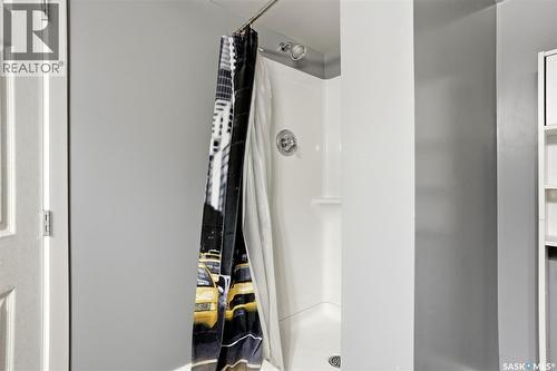 2249 Atkinson Street, Regina, SK - Indoor Photo Showing Bathroom