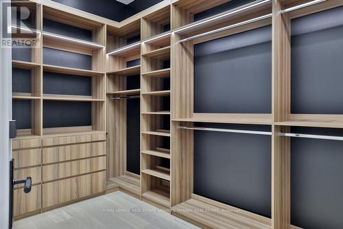 1143 Kane Road, Mississauga, ON - Indoor With Storage