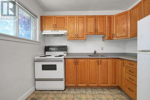 535 Dunbrack Street, Ottawa, ON - Indoor Photo Showing Kitchen