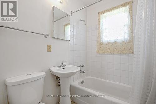 535 Dunbrack Street, Ottawa, ON - Indoor Photo Showing Bathroom