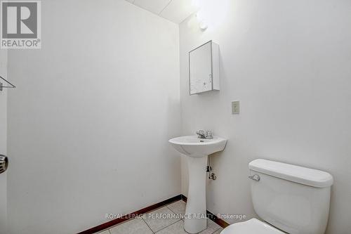 535 Dunbrack Street, Ottawa, ON - Indoor Photo Showing Bathroom